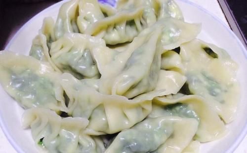 一口气|美国大胃王挑战中国美食,一口气点下200个水饺,结账时尴尬了