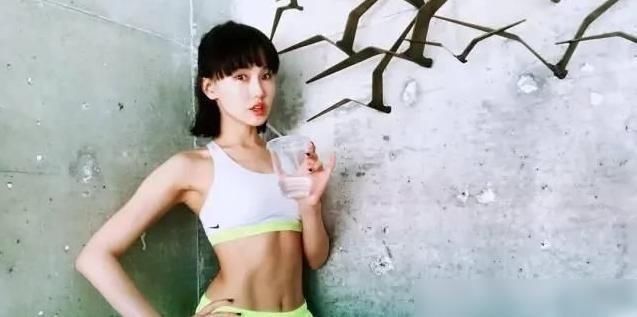 综艺节目|比黄圣依还作的女星见识了雪藏13年凭骚出圈却被29位姐姐宠上天