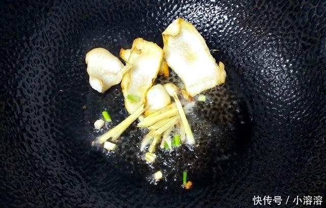 农村|它是农村喂猪的食材，确是不可多得的养生食材，简单炒味道香