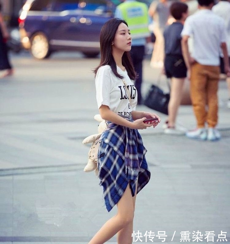 身材|街拍:清新甜美的打底裤小姐姐,身姿曼妙,性感靓丽可人!