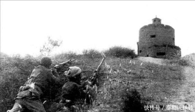 久攻不下|日本兵躲在炮楼里，八路军久久攻不下，老农路过这有何难