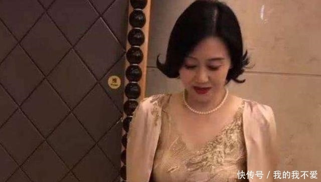 风头|“冻龄婆婆”走红，气场碾压新娘抢足风头，有了面子却尴尬了儿媳