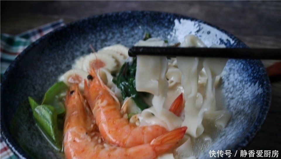  喜欢|三伏天不想做饭，最爱这碗面，只放一种调料，鲜美极了