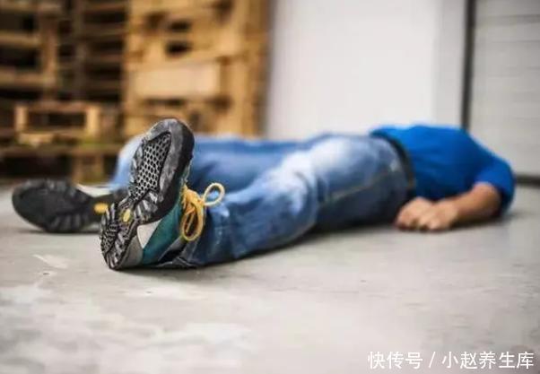  忍忍|32岁男子，深夜脑溢血，告诫：酒后一件事，再喜欢也要忍忍！