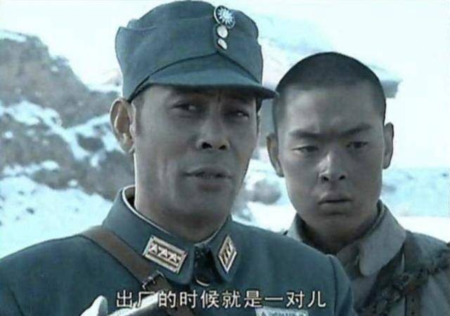 军官都|亮剑,楚云飞送给李云龙一把勃朗宁手枪,李云龙为啥只回礼了一把刀?