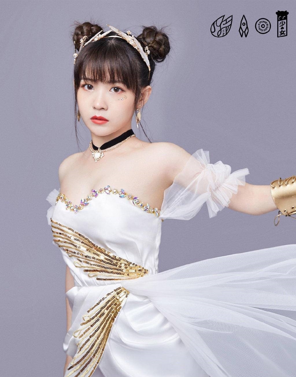 服装|毕业后的火箭少女再现创1初舞台服装,瞬间想起了2018年那个夏天