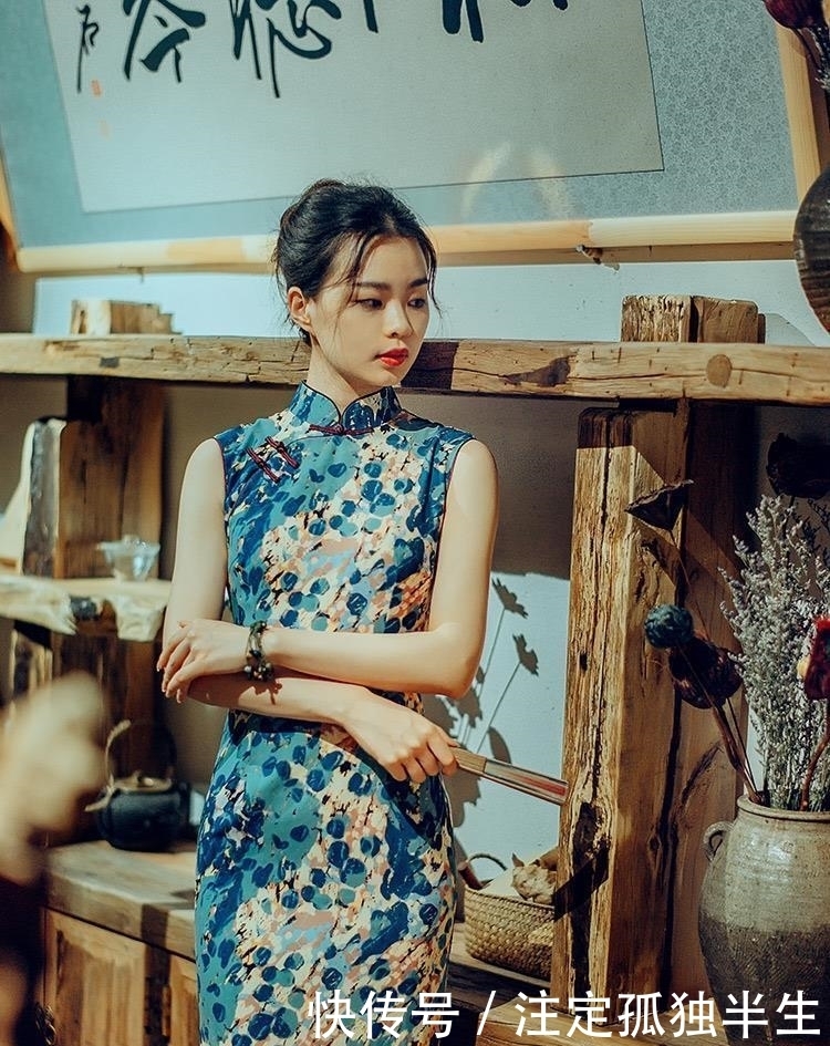 比包|比包臀裙端庄,比蛋糕裙显瘦!今夏流行的是“旗袍裙”,真优雅