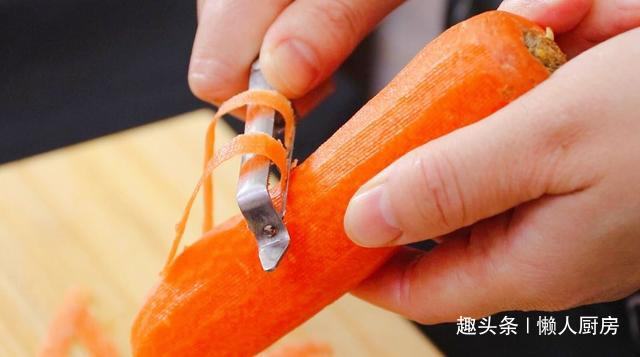  辣酱|想吃肉了，做了一道土豆炖排骨，配上韩式辣酱，太下饭了