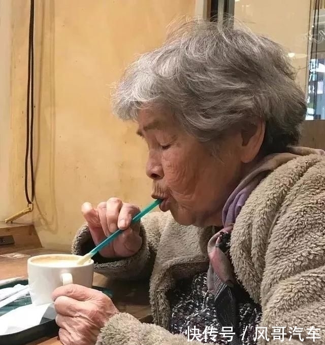  网红|这位奶奶大器晚成，72岁学摄影，89岁办影展，想退休可实力不允许