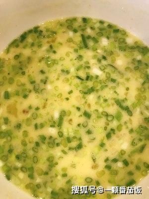 面粉|1碗面粉,4个鸡蛋,教你做懒人鸡蛋饼,30秒做一张,简单又好吃!