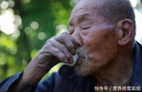  年纪|62岁老人，突发脑出血，全身瘫痪，医生痛斥一把年纪，不知节制