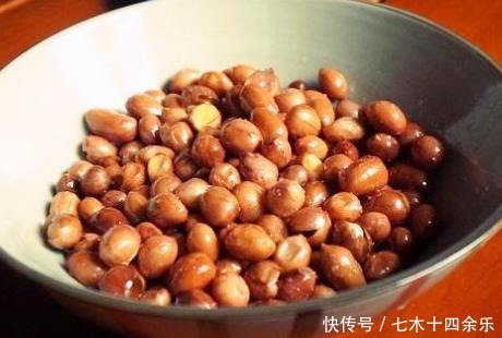 不错的选|炒花生米时,直接放油是不对的,多加1步,酥香脆,一星期不返潮