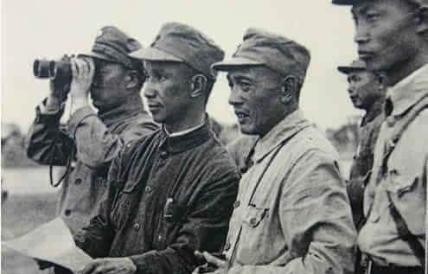 张灵甫|孟良崮战役,唯一拼死救援张灵甫的杂牌军悍将,一纵四个团被打光