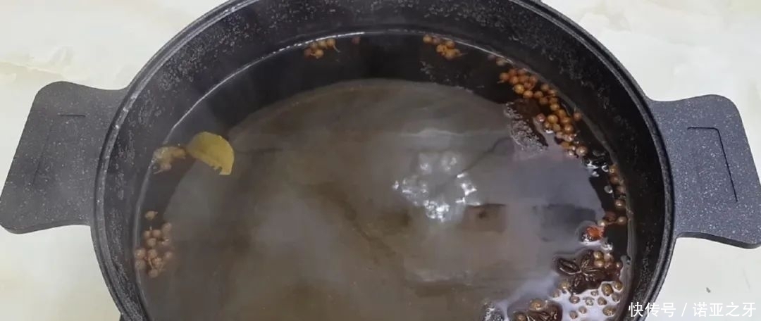 鸡蛋|这才是腌鸡蛋正确做法,掌握比例配方,个个出油冒泡,简单还好吃