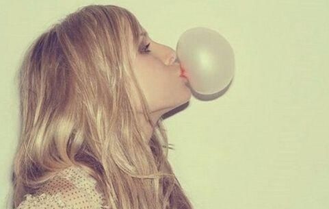 家长|学生党上课“偷吃”的4款零食，棉花糖上榜，最后一种家长也爱吃