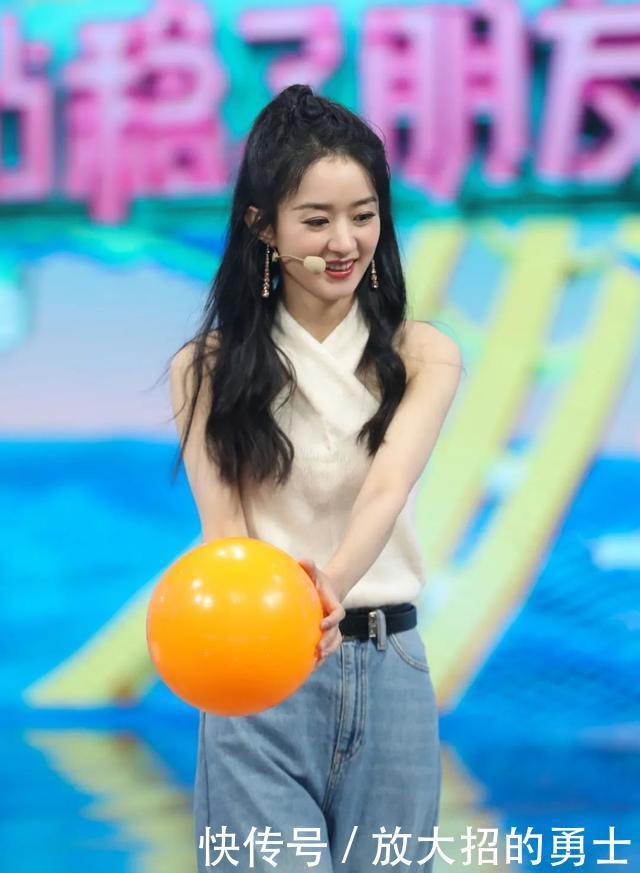  头发|别再披头散发了！初秋超火的5款编发，谁扎谁好看！