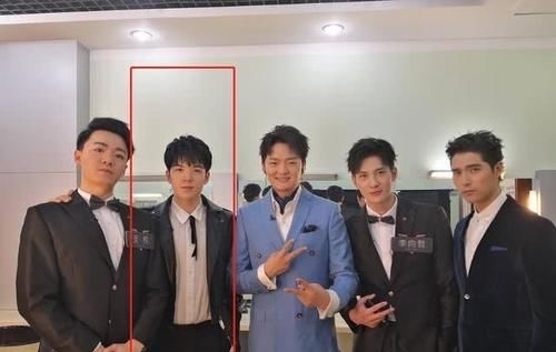  快本|仝卓直播人设崩塌，从此人生留下污点，《快本》的反应令人佩服