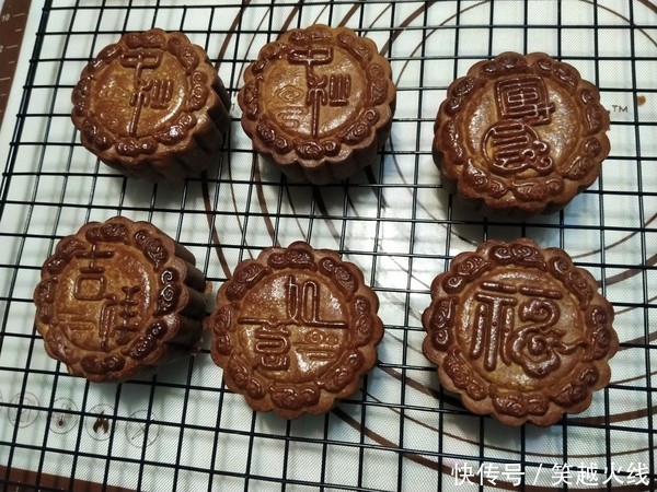 五仁|中秋不正经的月饼来了,五仁太落后了,看看油泼辣子和十仁月饼!