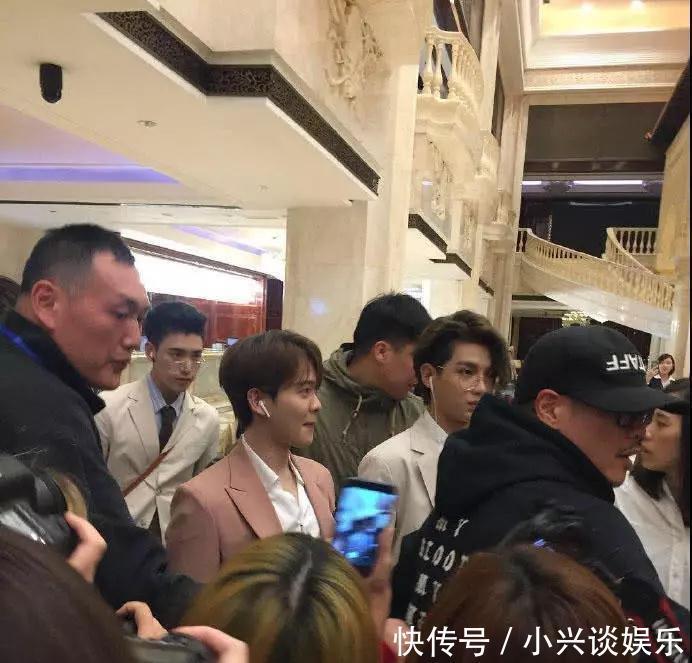  合体|《偶像练习生》和《创造101合体》参加节目，女团颜值被男团碾压