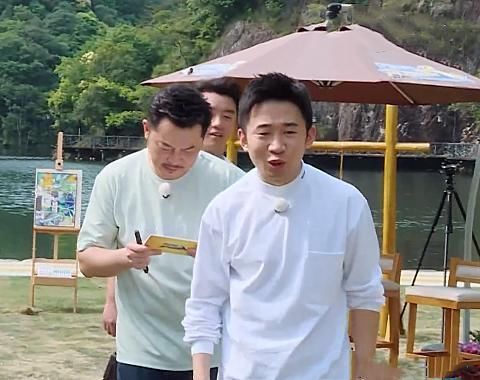 题目|跑男导演临时更换题目,谁注意杨迪是咋做的?也就你敢这么做