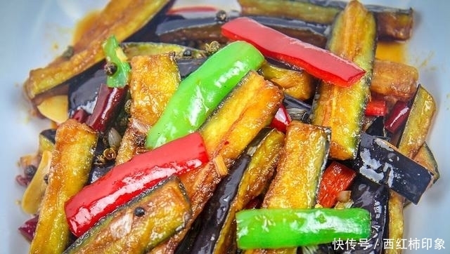 切成|大厨教你茄子新吃法,特别好吃下饭快,食材简单、一顿两根不够吃