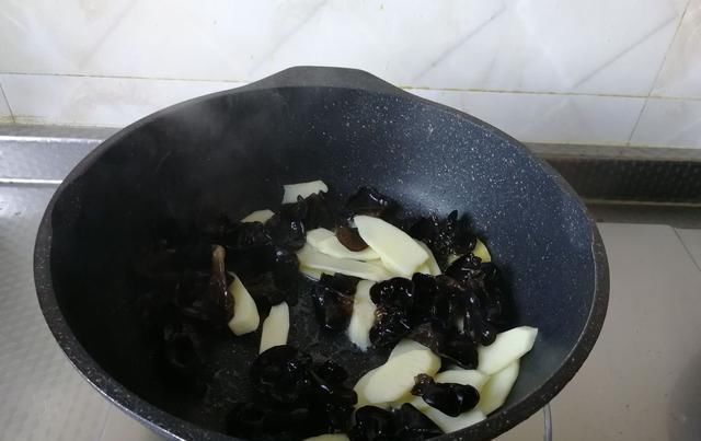  祛湿|这东西，隔三差五吃一些它，祛湿化痰又排毒，全家吃出好身体