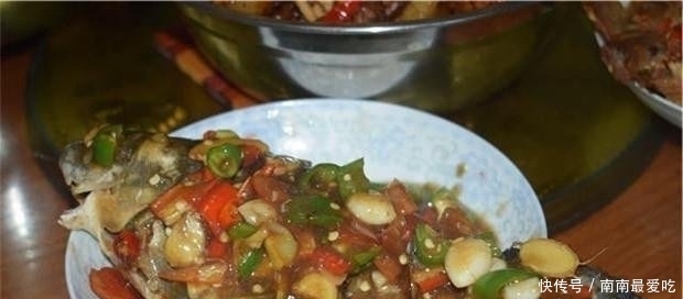  婆婆|婆婆生病亲戚来家看望，我特意下厨做了一桌菜，饭后都夸她好福气