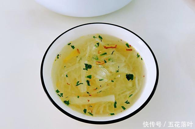 营养|10月萝卜大量上市,脆嫩多汁,用来烧汤很香,营养高别不懂得吃