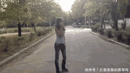 厉害|GIF搞笑趣图: 好厉害的情侣, 这几个动作实在是高难度啊!