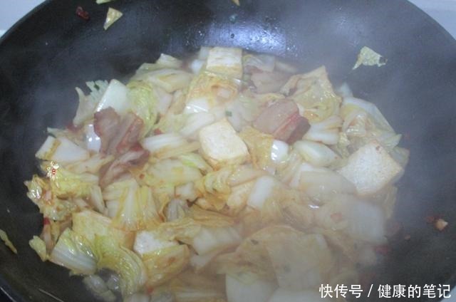 简单|春天，我常做这菜给家人吃，简单好吃，营养吸收好，全家都爱！