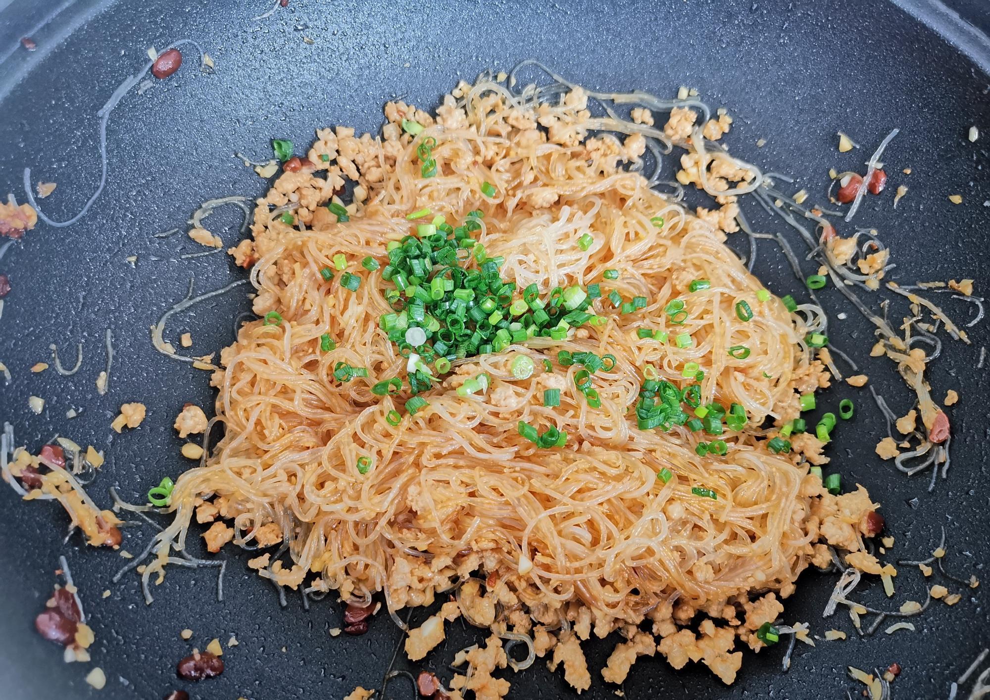  下饭|特别下饭的肉末粉丝，做法简单成本低，做它米饭要多煮