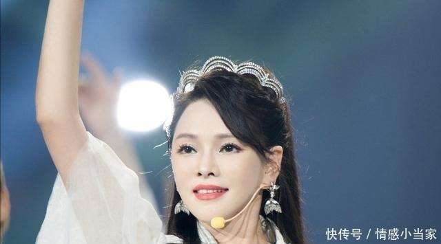  脸色|《乘风破浪的姐姐》伊能静抢班夺权！谁注意到队长黄圣依的脸色