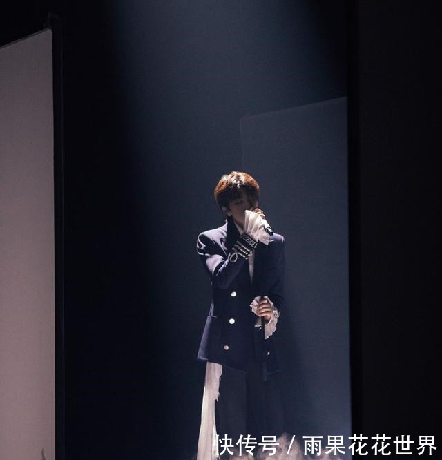 破浪的姐姐|《浪姐》六大亮点李宇春首秀,孟佳、王霏霏忆青春,张杰炸场子