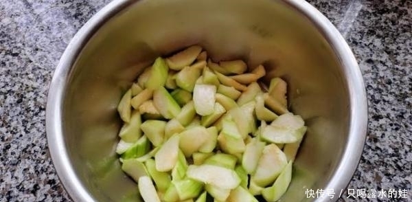 汤汁|丝瓜最好吃的做法,营养美味又健康,好吃的连汤汁都不放过