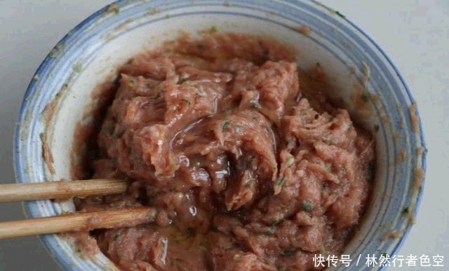 秘诀|肉馅馄饨又干又柴?教你一个鲜美的秘诀,调馅把握2点