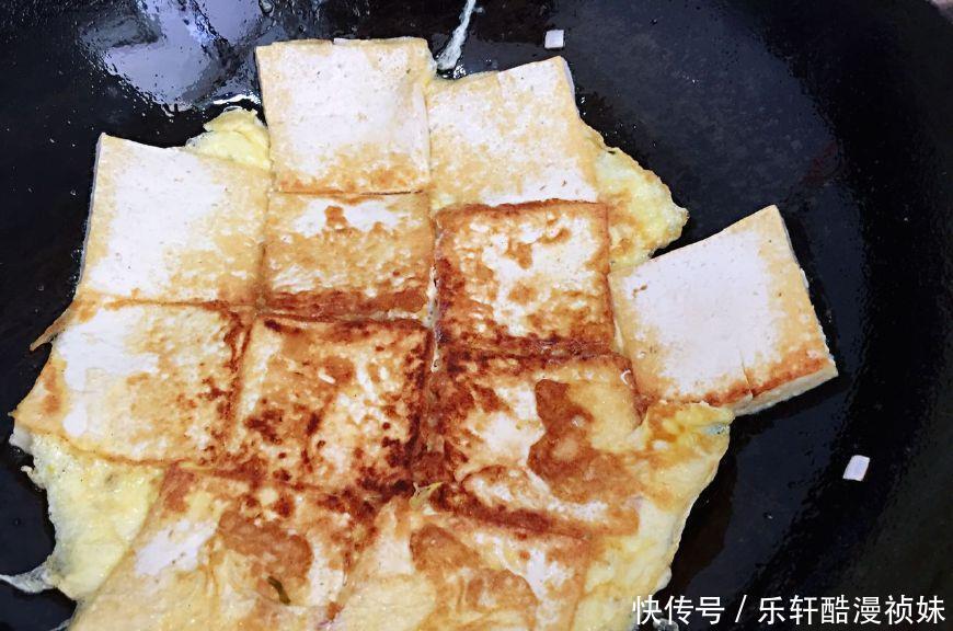鲜嫩|煎豆腐的时候,千万别直接下锅煎,教你这一步,鲜嫩不碎不粘锅!