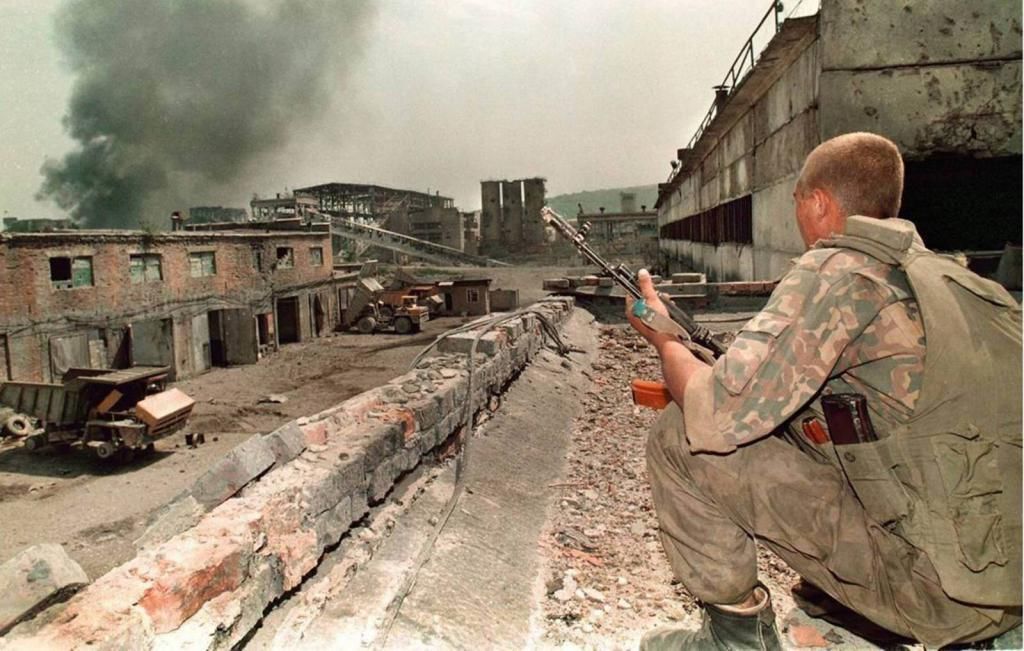 堆成|1000名俄军被全歼旅长阵亡,尸体被堆成掩体,普京炸平他们