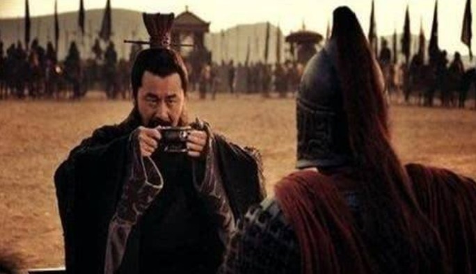 张辽|关羽为何非要离开曹操,真的因为刘备吗?只有张辽心中一清二楚