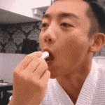 GIF|搞笑GIF:我喝了,你随意,不醉不归
