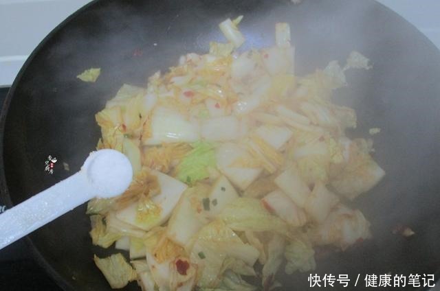 简单|春天,我常做这菜给家人吃,简单好吃,营养吸收好,全家都爱!