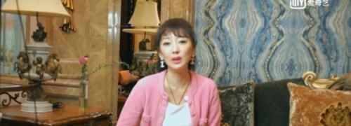  尴尬|谢娜主持尴尬，选手唱功车祸现场，青春有你总决赛是最差的一届了