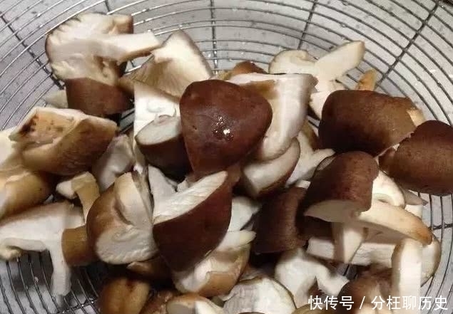 芹菜|芹菜和此物一起炒,清淡爽口,分分钟就可端上桌!