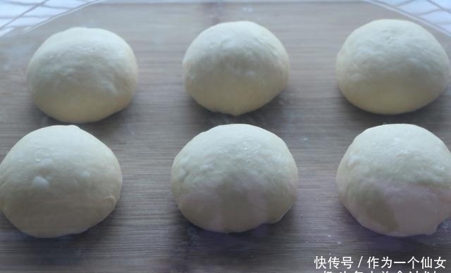 中种面团|开学后,我家最受欢迎的早餐,又香又松软的排排包,一口气吃3排