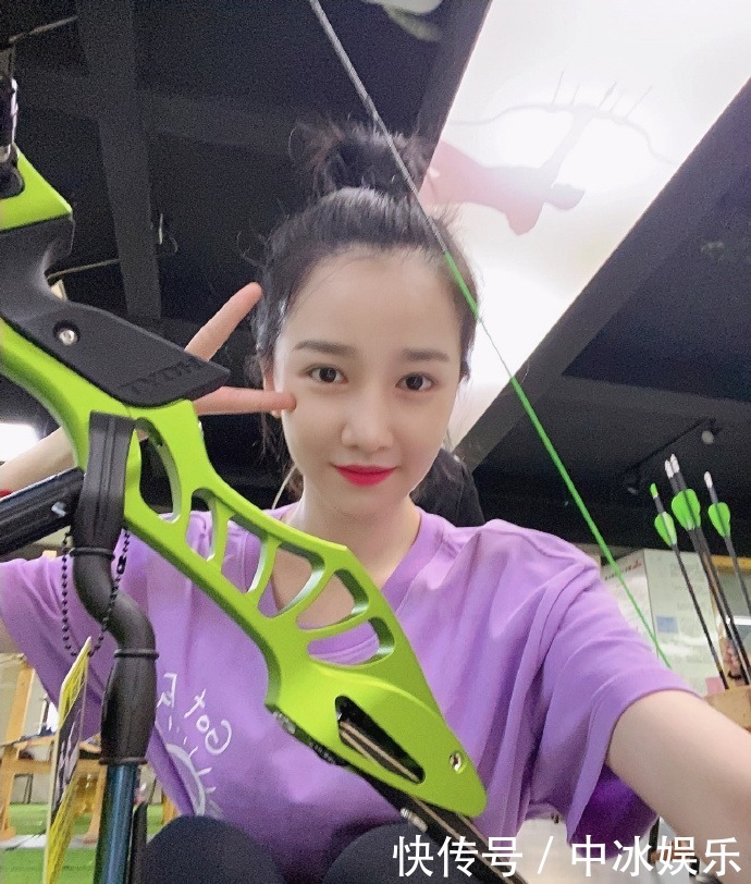 少女|E句话看天下丨硬糖少女303,冲鸭!