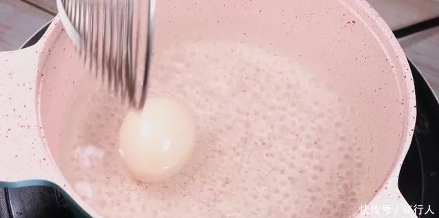 补铁|7个月宝宝爱吃的蛋黄黑小米粥,补铁又补钙!宝宝爱吃,辅食首选