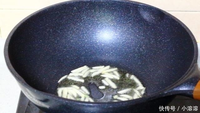 晚餐|晒晒我家晚餐,3人3菜1主食,荤素搭配,粗细粮混搭,营养更均衡