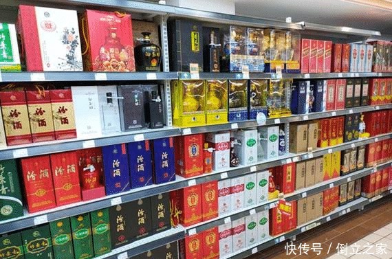 白酒|超市发现3款尴尬白酒!价在60元左右,却跟茅台一样好喝