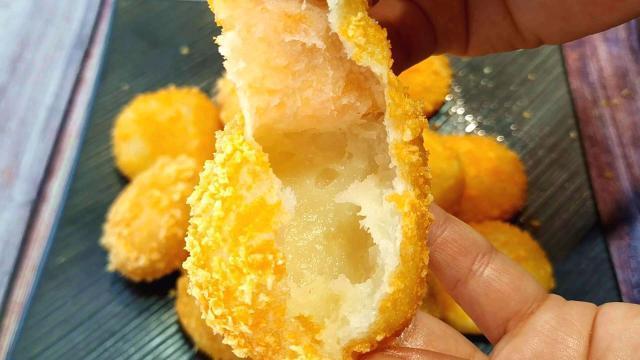 美食|土豆又出新做法了,加1碗糯米粉,吃着软糯香甜,出锅就扫光