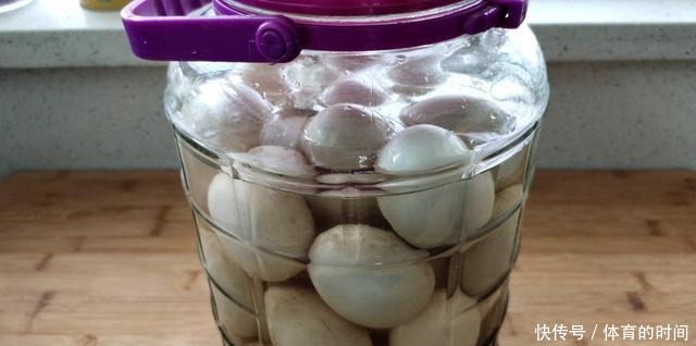 流油|咸鸭蛋这样腌制,个个流油,又香又沙,做蛋黄酥和蛋黄月饼必备