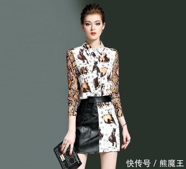  气质|常年打拼于职场的女性，选上一条海青蓝印花衬衣，高档又不失气质